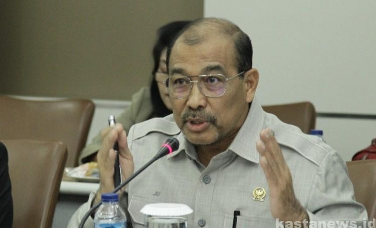 Tindak Tegas Oknum Polisi Penjual Senjata ke KKB