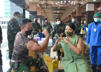 TNI AD Laksanakan Vaksinasi Serentak