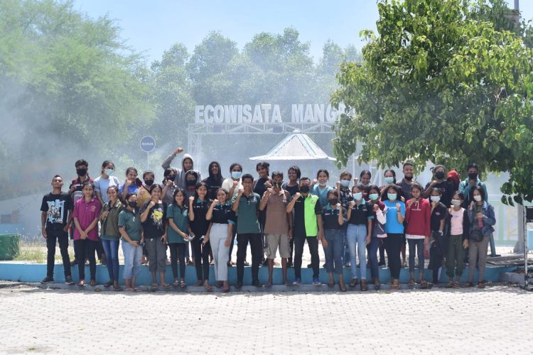 Pantai Mangrove Oesapa