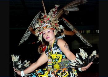 Tari Burung Enggang