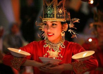 Tari Lilin