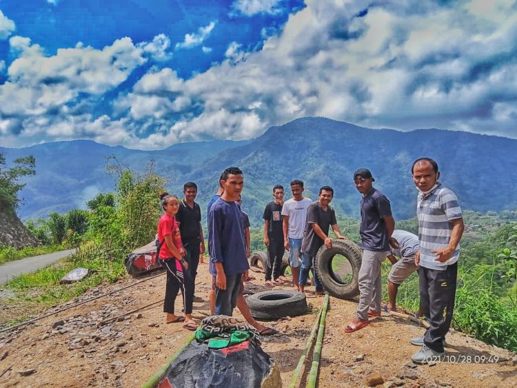 Rawan Longsor, Karang Taruna KKU Menanam Pohon di Jalur Golo Robo