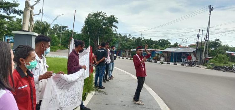Memperingati Hari HAM Sedunia, GMNI Kupang Mengelar Mimbar Bebas