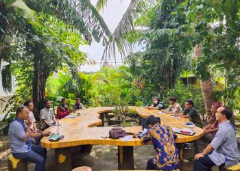 Masyarakat Labuan Bajo Apresiasi Kegiatan Konsultasi Hukum Gratis oleh FAMARA dan FH UTA 45 Jakarta