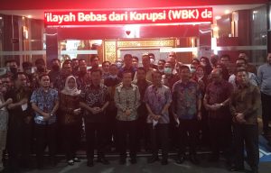 Ali Mukartono bersama jajaran