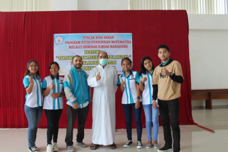 Rajut Persaudaraan, Prodi Matematika UNIKA Ruteng Adakan Kegiatan Bina Akrab