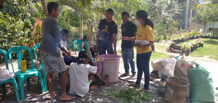 15 Pemuda   Desa Bera Buatkan Bokasi