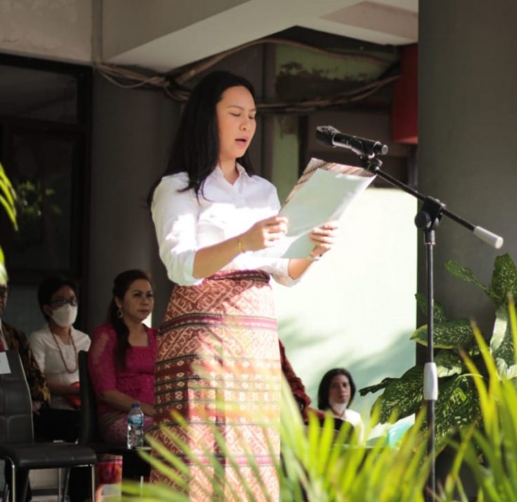 UCB Buka Kelas Bilingual Untuk Pertukaran Pelajar ke Luar Negeri