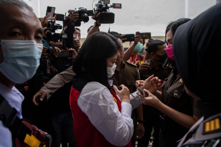 Polemik Beda Tuntutan JPU ke PC dan Bharada E