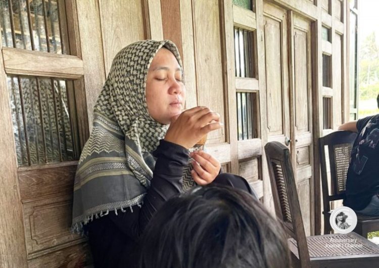 Warung Kopi Klotok Nuansa ‘Ngocan’ di Tengah Sawah, Keren!