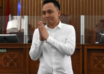 Ricky Rizal Dituntut 8 tahun Penjara