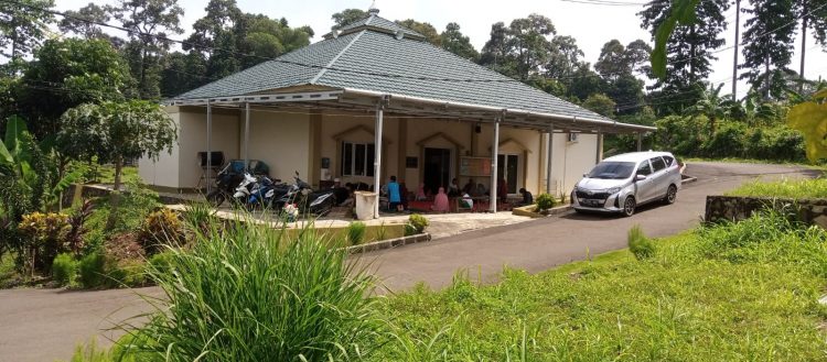 Senam Ergonomis dan Terapi Holistik, di Kp. Kepang Singajaya Jonggol