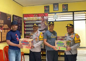Peduli Korban Bencana, Kapolres Matim Serahkan Bantuan Di Lamba Leda