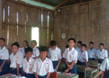 SMPN 7 Cambir Bendera Di Manggarai Barat Masih Menggunakan Ruang Kelas Darurat