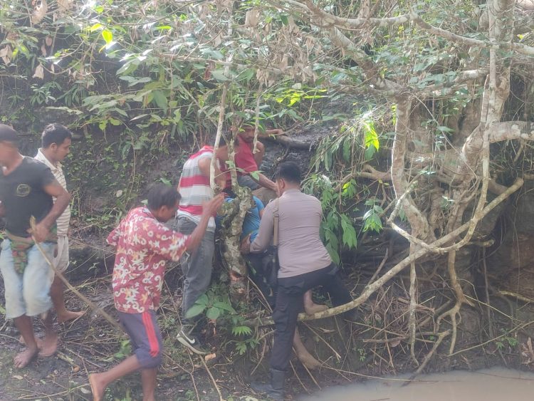Penemuan Mayat di Sungai Ngalor Sampa, D/a Kamp. Daleng Sampa Ds. Wae Mose Kec. Lembor Selatan Kab. Manggarai Barat. 