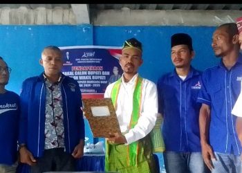 Sanggar Potang Iring Memandu Acara Adat Pendaftaran Mario Pranda Di Sekretariat DPC Partai Demokrat