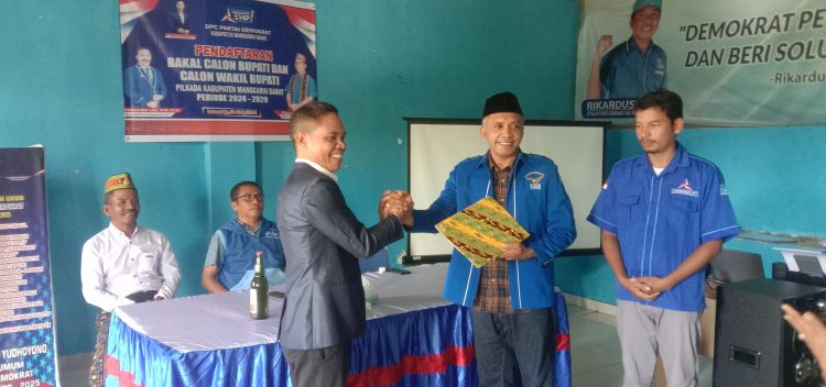 Irenius Surya, SH Bakal Calon Bupati Mabar Nekat Memilih Demokrat Karena Mempunyai Alasan Khusus