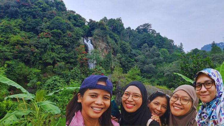Trekking Curug Bidadari Sentul Paradise Park Sampai ke Titik Hilang
