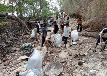 Tim Raimas Komodo Kembali Gelar Aksi Peduli Lingkungan