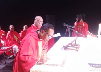 Ribuan Mahasiswa Unika Hadiri Perayaan Ekaristi, Pelantikan Rektor Unika St. Paulus Ruteng