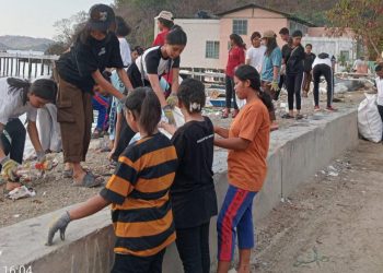 Raimas Komodo Libatkan Pelajar SMA Dalam Kegiatan Kebersihan Lingkungan