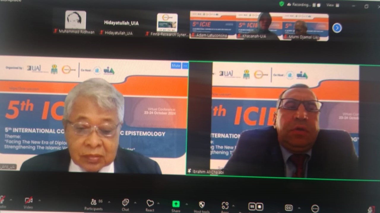 Dr. H. Jalidin Koderi, SE, MM, BKP (kiri)