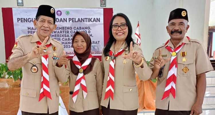 Kepala Desa Tiwu Nampar Terima Piagam Darma bakti dari Kwarnas Gerakan Pramuka