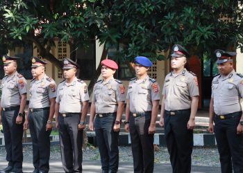 Jelang Tahun Baru 2025, 32 Personil Polri di Labuan Bajo Mendapatkan Kenaikan Pangkat