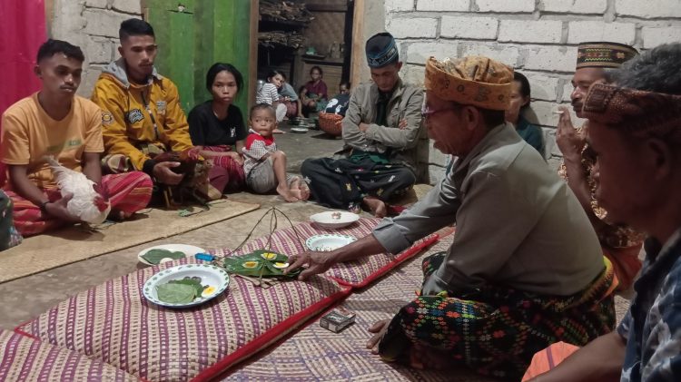 Lestarikan Budaya Leluhur, Suku Kandi Gelar Ritual Adat Pergantian Tahun.