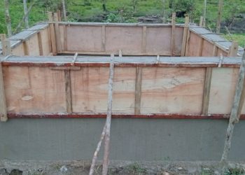 Diduga Pengerjaan Proyek Bak Air Minum Bersih Asal Jadi. Warga Soroti Kinerja Kades Golo Lujang