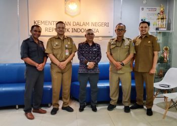 Wabup Fabi Abu Menerima 6.000 Blangko KTP Dari Direktorat DUKCAPIL Kemendagri RI, Kado Pelantikan.