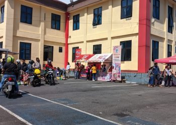 Bazar Murah Yang Digelar Polres Manggarai Antusias Diikuti Warga