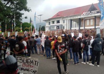 Demontrasi Tolak Geotermal, Warga: Poco Leok Not For Sale