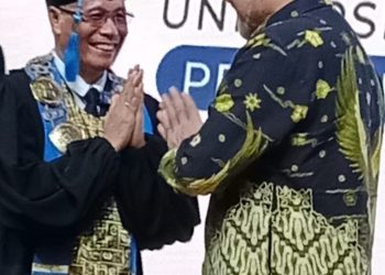 Senator Abraham Hadiri Pelantikan Frans Sebagai Rektor Universitas Maranatha