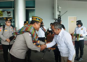 Kunker Kapolda NTT di Manggarai Barat Disambut dengan Ritus Adat dan Tarian Caci