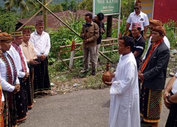 Usai Ditahbiskan Romo Yohanes Sudir, Pr Bersama Uskup Labuan Bajo Visitasi Perdana Di Stasi Maras