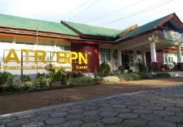 Pejabat ATR/BPN Mabar Berbohong Usai Perintah Wartawan Menyusun Daftar Pertanyaan