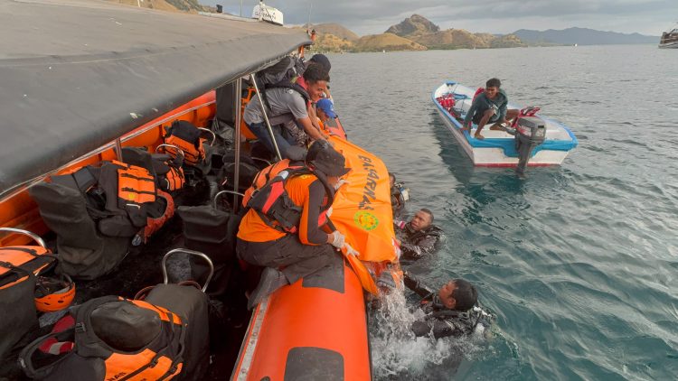 Laut Labuan Bajo Kembali Menelan Korban: Nyawa Sepasang Turis China Dipertaruhkan pada Anak Magang