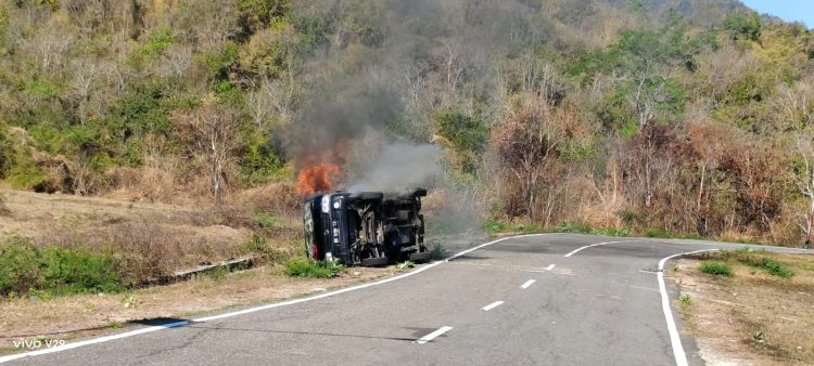 Bentrok Warga di Lengkong Warang Manggarai Barat: Pondok dan Kendaraan Dibakar, Aparat Disiagakan