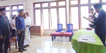 Hipolitus Darmin Dilantik Jadi Kepala SDK Wae Medu, Ini Harapan Kadis PKO Manggarai Barat