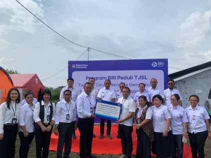 Wujud Nyata Kepedulian Sosial, BRI Cabang Ruteng Salurkan Bantuan Ambulans untuk RSUD Manggarai
